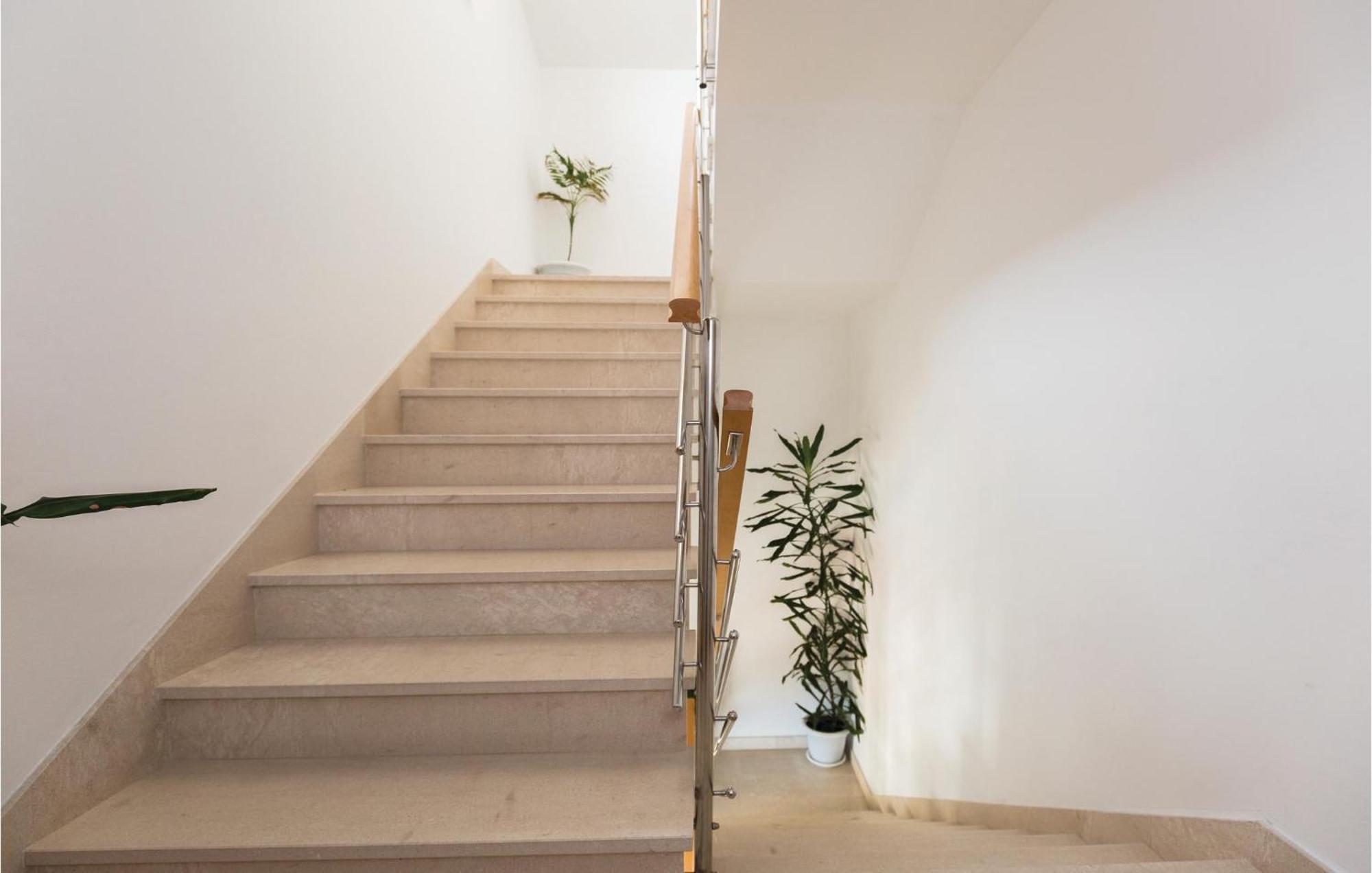 Stunning Apartment In Makarska With Wifi Exterior photo
